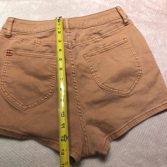 Urban outfitters beige high waist short - Picture 4 of 7